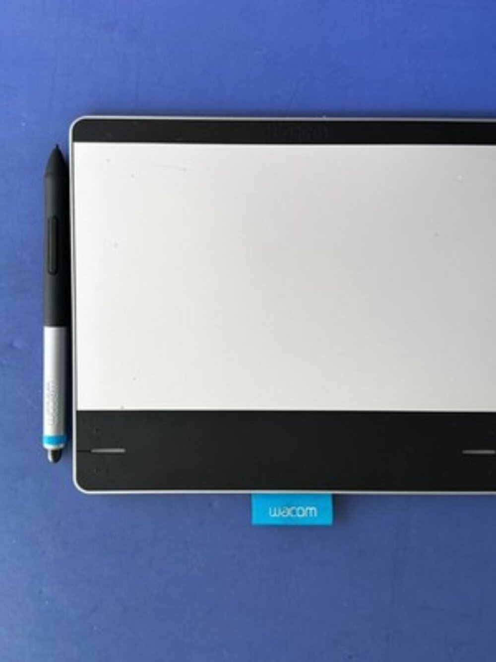 Wacom Intuos Pen & Touch Small CTH-480/S Silver Black Graphics Tablet w/ Pen